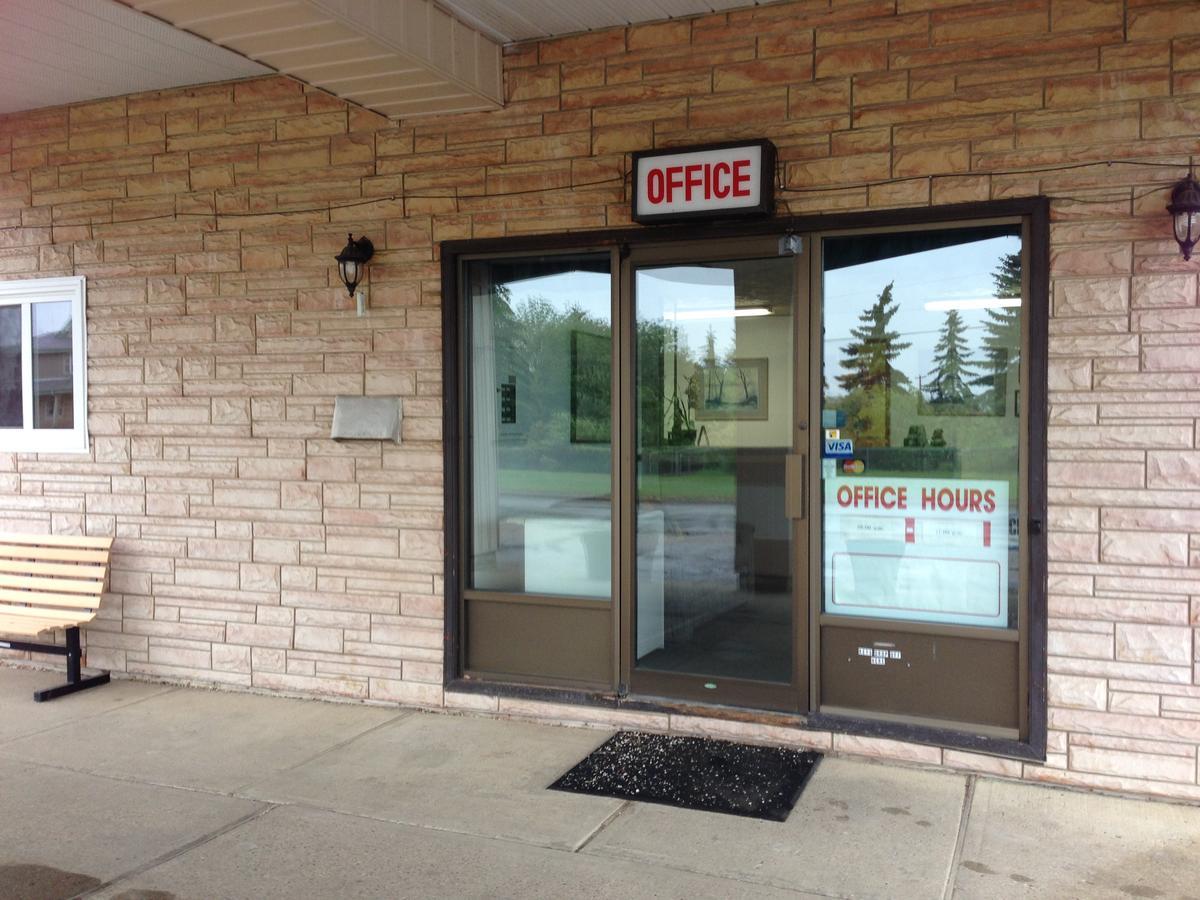 Stettler Plains Motor Inn מראה חיצוני תמונה